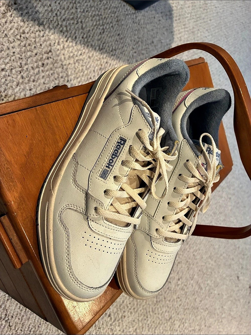 Reebok Club C 85 Cream White Leather Sneakers Blue Pink Size 10